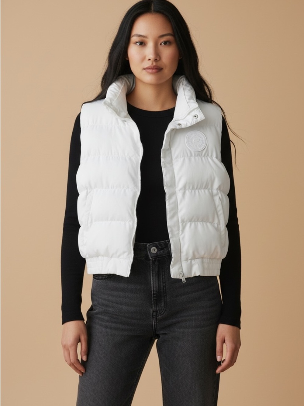 Fabletics Expedition White Puffer Vest (hood missing) Women's Size M Zip Pockets